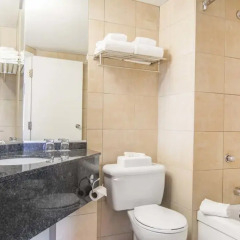 Отель Quartier Канада, Квебек - отзывы, цены и фото номеров - забронировать отель Quartier онлайн ванная