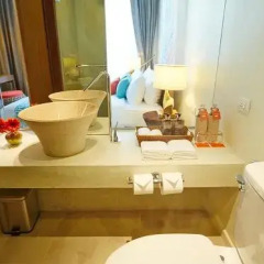 Отель Bandara Phuket Beach Resort 4* Улучшенный номер с различными типами кроватей фото 6
