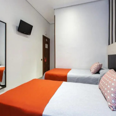 Отель Hostal Castilla I. Стандартный номер с различными типами кроватей фото 7