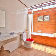 Отель Crystal Bay Yacht Club 3* Вилла с различными типами кроватей фото 12