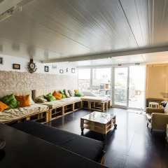 Hostel & Surfcamp 55 бассейн