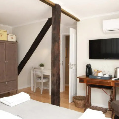 Отель Flores Guest House 4* Номер Комфорт с различными типами кроватей фото 15