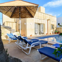 Отель Villa Al Faro Мальта, Гасри - отзывы, цены и фото номеров - забронировать отель Villa Al Faro онлайн бассейн фото 2