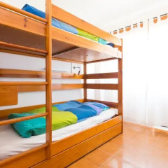 Отель Baleal Surf Camp Кровать в общем номере двухъярусные кровати фото 11
