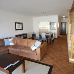 Отель Luxury Townhouse in Praia D'El Rey комната для гостей фото 4