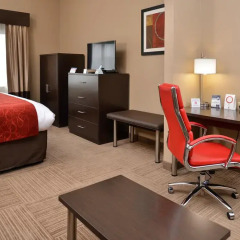 Отель Comfort Suites East 2* Стандартный номер с различными типами кроватей фото 4