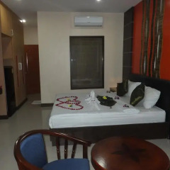 Dengba Hostel Phuket Улучшенный номер с различными типами кроватей фото 10