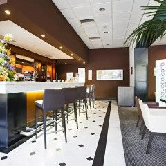 Отель Novotel Genova City гостиничный бар фото 2