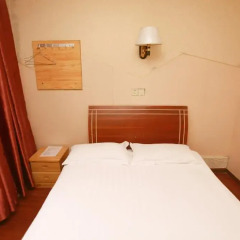 Отель Zhengfu Caotang Decent Inn 2* Стандартный номер с различными типами кроватей фото 6