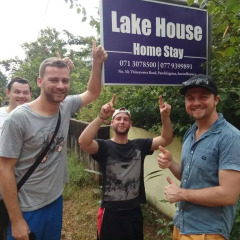Отель Lake House Homestay городской автобус