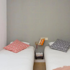 Отель Casa Cosi - Creu Coberta Барселона комната для гостей фото 5