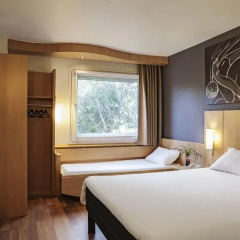 Отель ibis Barcelona Meridiana 2* Стандартный семейный номер разные типы кроватей фото 4