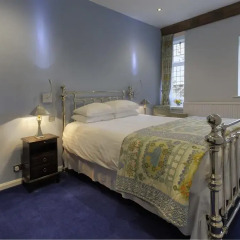 Monk Fryston Hall Hotel комната для гостей