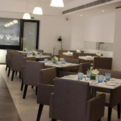 The Hans Hotel New Delhi
