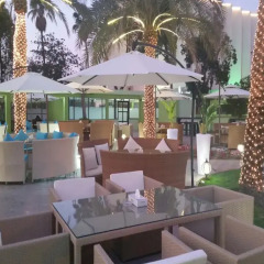Beach Hotel by Bin Majid Hotels & Resorts питание