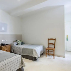 Отель Hostal Castilla II Puerta del Sol Апартаменты с различными типами кроватей фото 7