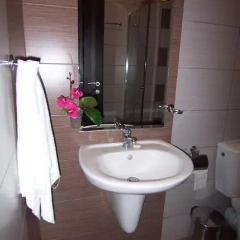 Отель Bulgarienhus Harmony Suites Apartments Болгария, Солнечный берег - отзывы, цены и фото номеров - забронировать отель Bulgarienhus Harmony Suites Apartments онлайн ванная
