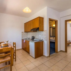 Отель Asterias Village Resort Апартаменты с различными типами кроватей фото 10