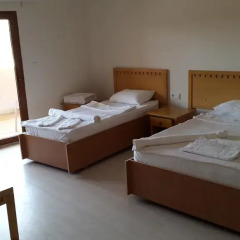 Mutlo Motel Don't use Стандартный семейный номер с двуспальной кроватью