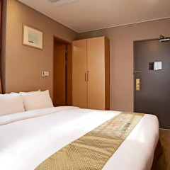 HOTEL SKYPARK Myeongdong II 3* Стандартный номер с различными типами кроватей фото 3