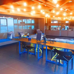 Отель The Base Pattaya by Smart Delight Паттайя гостиничный бар