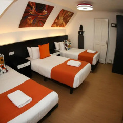 Отель Heathrow Inn Лондон сейф в номере