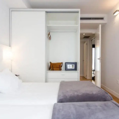 Отель Mon Suites Catedral сейф в номере