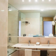 Отель Vidamar Resort Madeira - Half Board Only 5* Улучшенный номер с различными типами кроватей фото 5