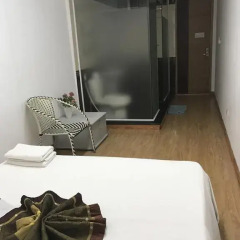 Hanoi Light Hostel Улучшенный номер с различными типами кроватей фото 7
