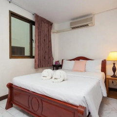 Отель Karon Sunshine Guesthouse & Bar 3* Стандартный номер с различными типами кроватей фото 12