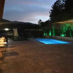 Отель Casa Rural La Cabrera бассейн