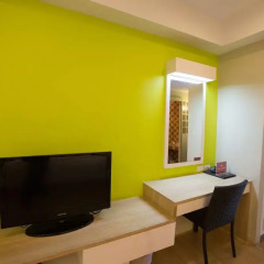 Отель ZEN Rooms Naklua удобства в номере