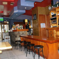 Отель Hostal Los Valles гостиничный бар