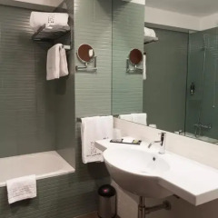 Porto Trindade Hotel 4* Стандартный номер с различными типами кроватей фото 12