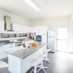 Отель Chloe Luxury Villa в номере