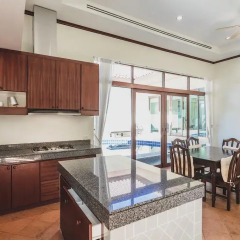 Отель Les Palmares Bangtao Villa в номере фото 2