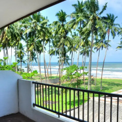 Green Shadows Beach Hotel пляж фото 2
