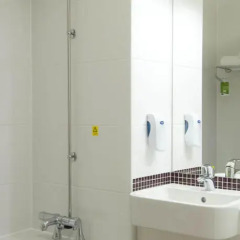 Отель Waterside Premier Travel Inn ванная