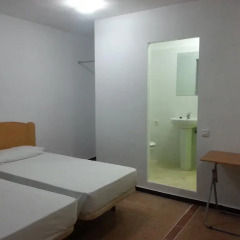 Отель Hostal Casa De Huéspedes San Fernando - Adults Only Стандартный номер с различными типами кроватей фото 4