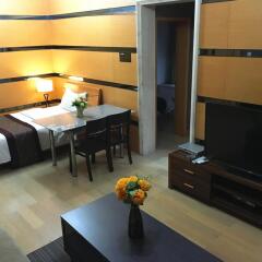 Апартаменты She & He Service Apartment - Huifeng комната для гостей фото 2