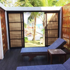 Отель Weekender Resort балкон