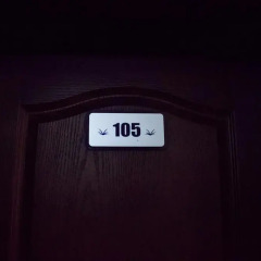 Отель Lamia Inn сейф в номере
