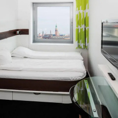 Отель Wakeup Copenhagen - Carsten Niebuhrs Gade 2* Стандартный номер с различными типами кроватей фото 8