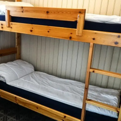 Отель Tjeldsundbrua Camping Коттедж с различными типами кроватей фото 9