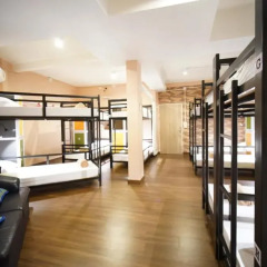 Urban Hostel Bangkok Кровать в общем номере с двухъярусной кроватью фото 15