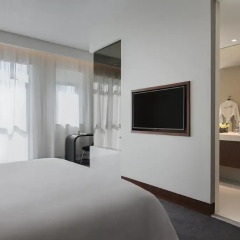 Отель Manzil Downtown 4* Номер Делюкс с различными типами кроватей фото 3