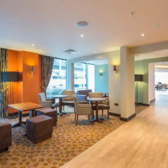 Отель Premier Inn London City - Aldgate интерьер отеля