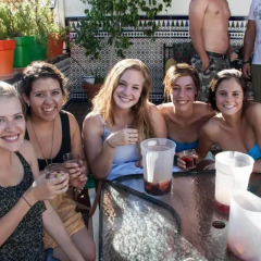 Отель Triana Backpackers