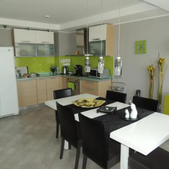 Отель Yassen VIP Apartaments Улучшенные апартаменты с различными типами кроватей