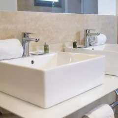 Отель Hostal La Lonja ванная